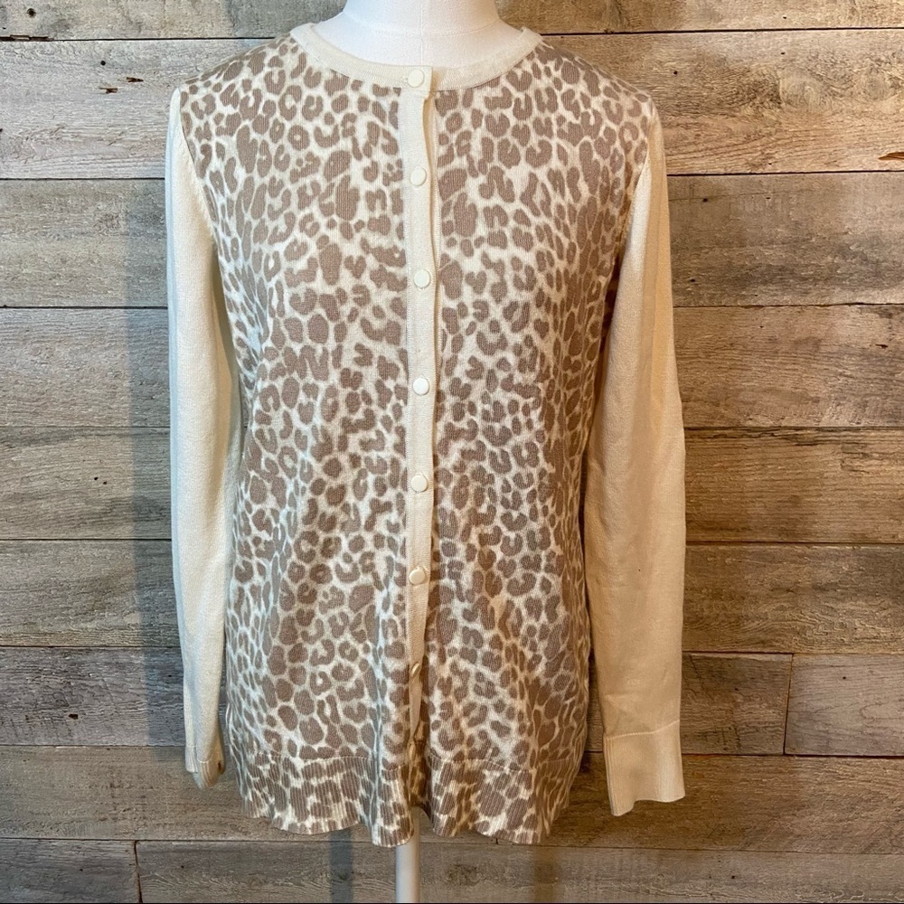 🛍️3/$30 Jessica‎ women's animal print cardigan  sweater in size small